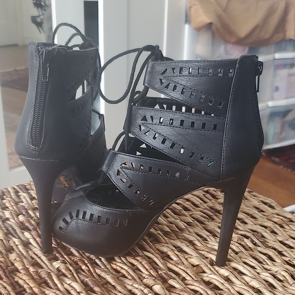 Sexy front tie heels